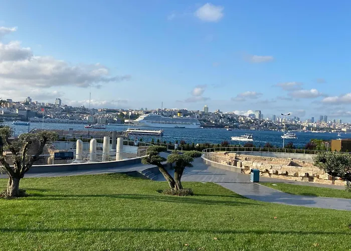 Blue Star Old Center *